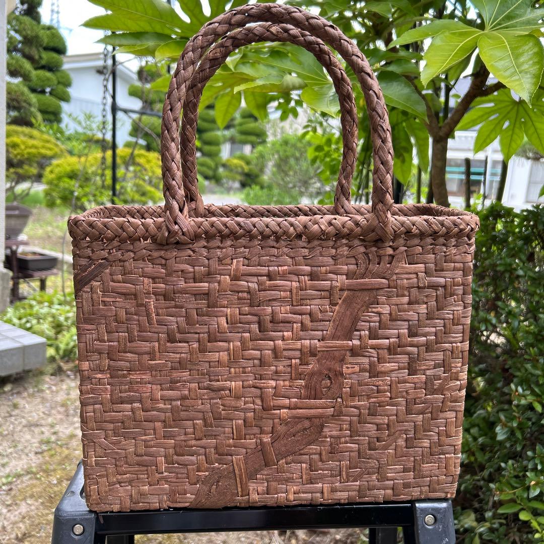 サ*ラ様 山葡萄蔓編み込みかごバッグ