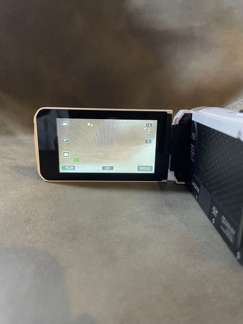 JVC ビデオカメラ　GZ-F117-W everio エブリオ