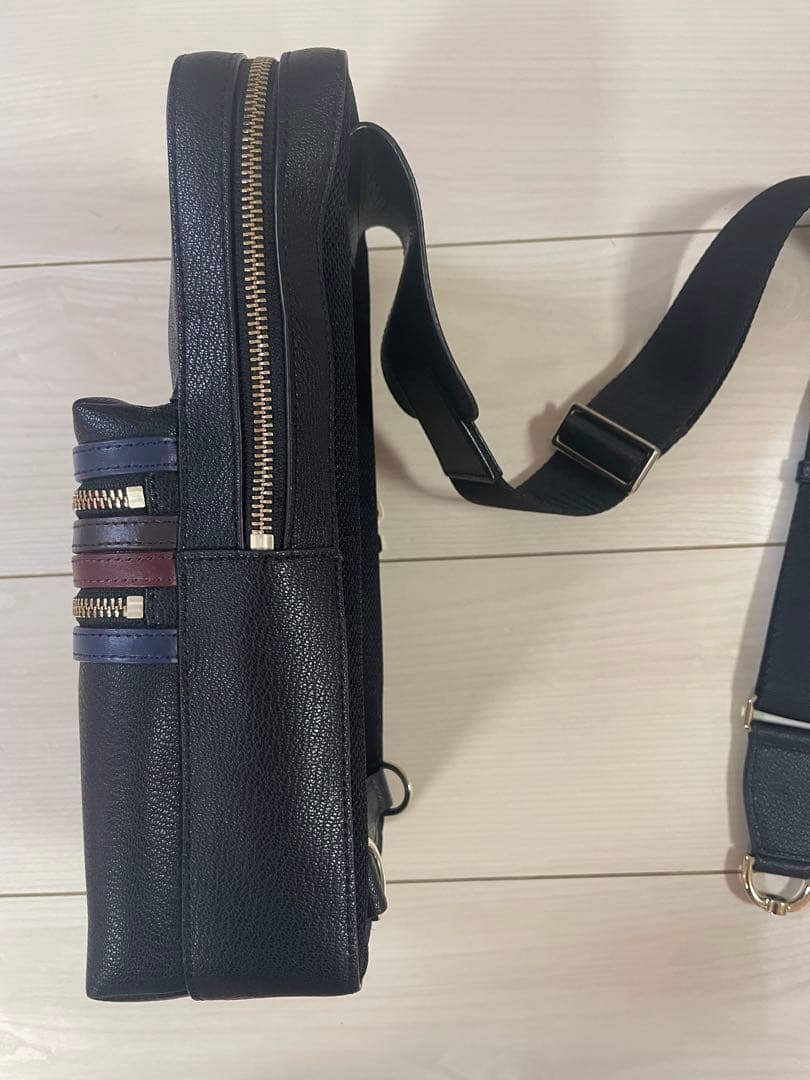 美品　ポールスミス　ボディバッグ　マルチストライプ　シグネチャー　レザー　黒