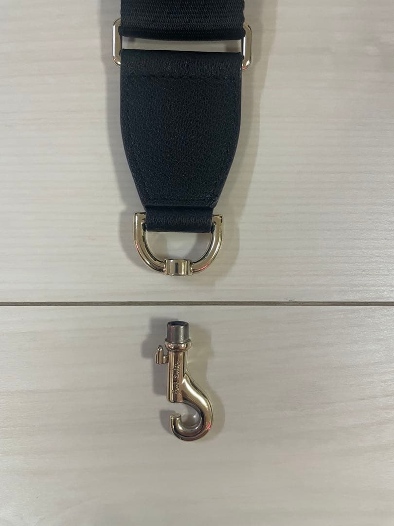 美品　ポールスミス　ボディバッグ　マルチストライプ　シグネチャー　レザー　黒