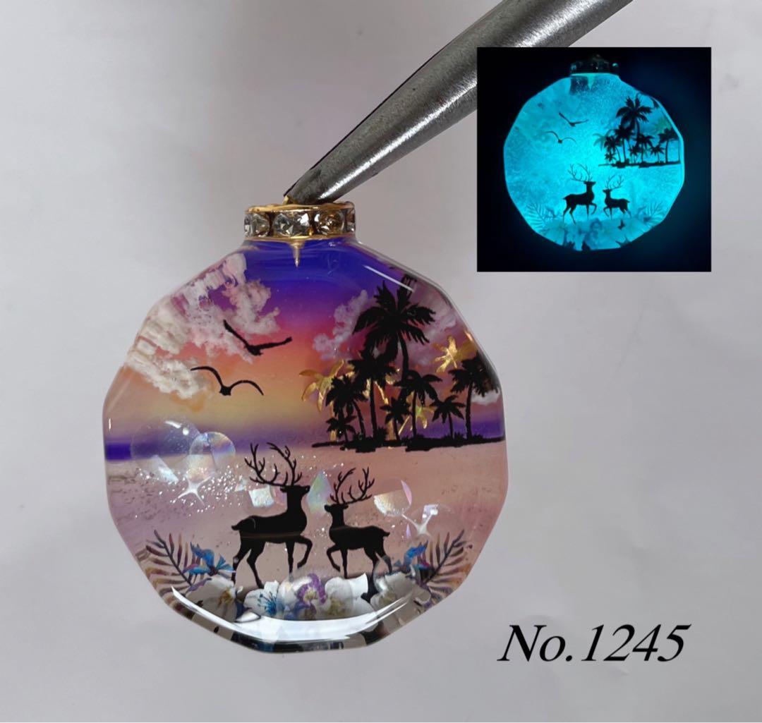 すず☆らん/森のお城と親子鹿　蓄光　オルゴナイトキーホルダー