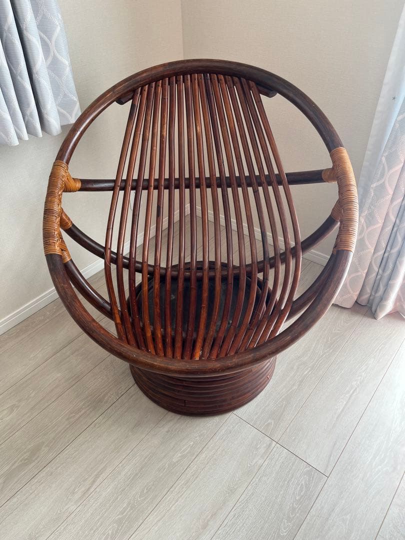 たむ様【引き取り限定】ラタンチェア 360度 回転式 籐家具