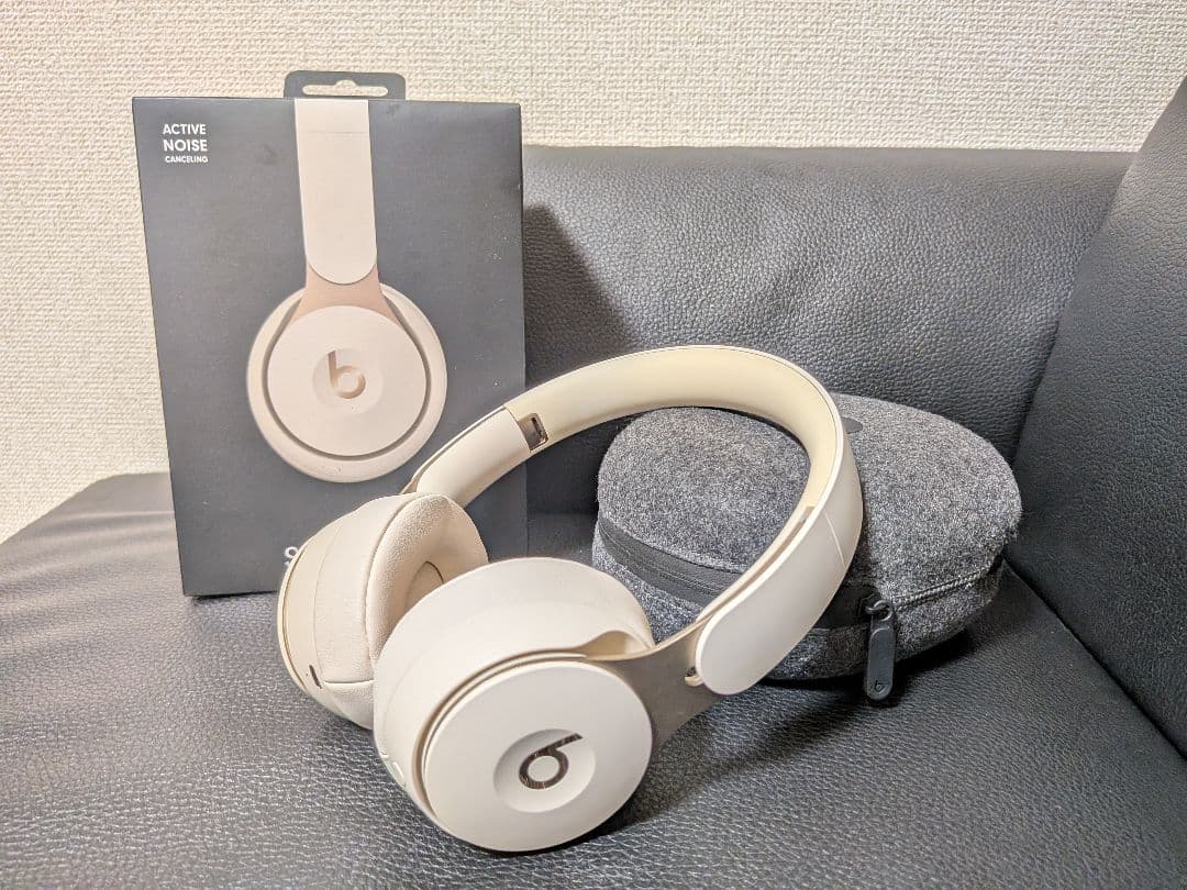 Beats Solo Pro ワイヤレスヘッドホン ホワイト