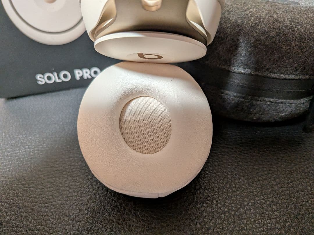 Beats Solo Pro ワイヤレスヘッドホン ホワイト