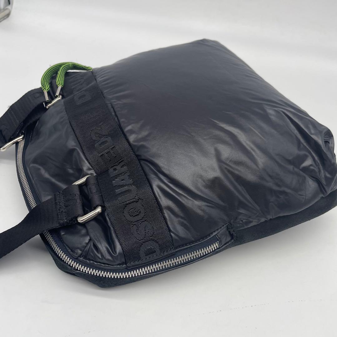 ディースクエアード ショルダーバッグ 斜め掛け スクエア 多収納 ナイロン 黒