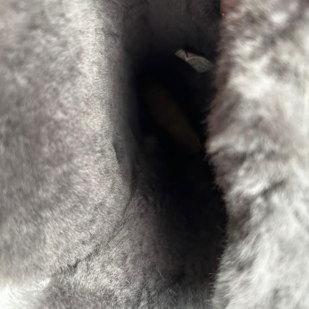 【新品級】UGG ムートン ブーツ 23グレー ベイリー ボタン トリプレット