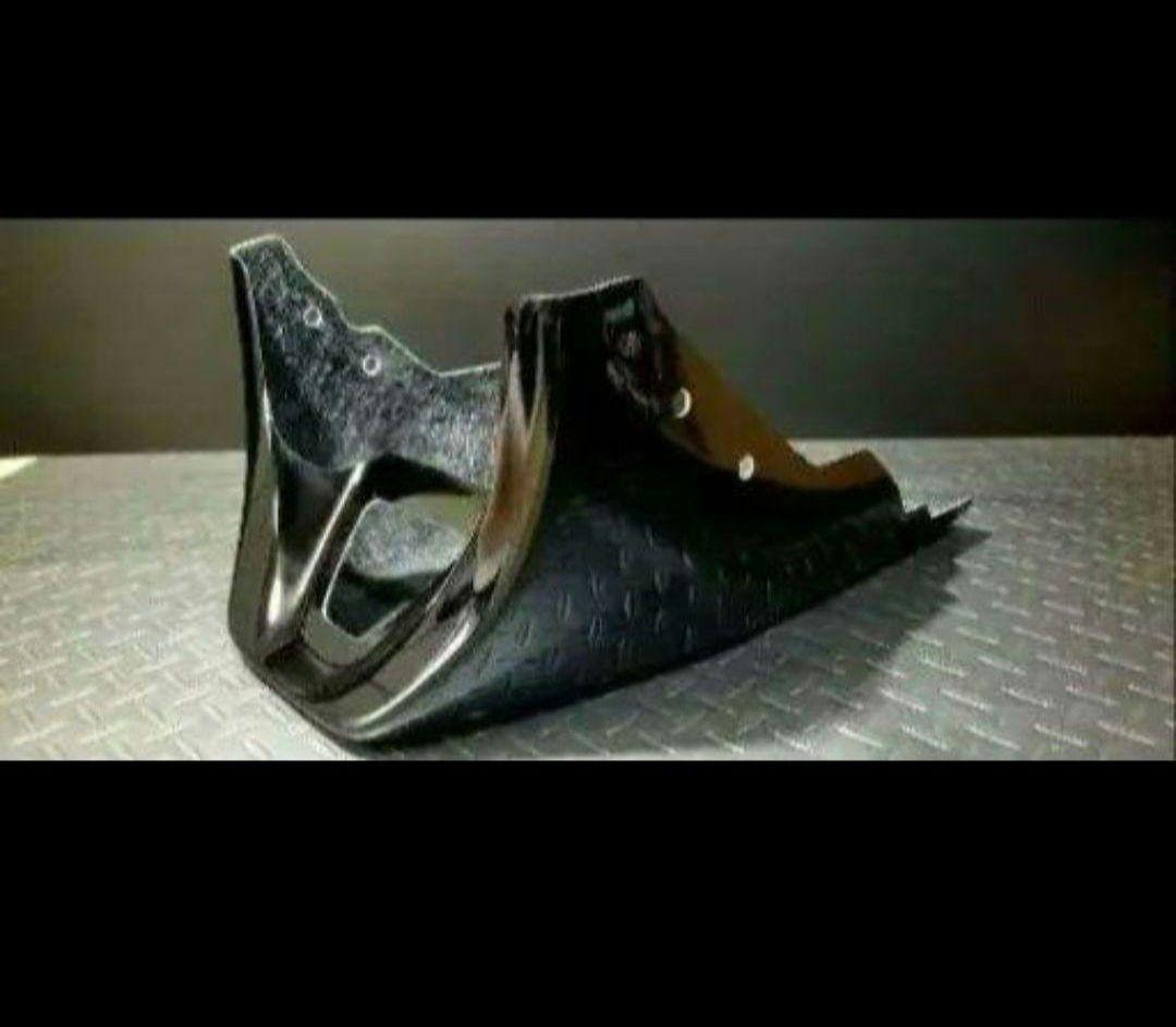 ヤマハ Vmax1200用　アンダーカウル新品です