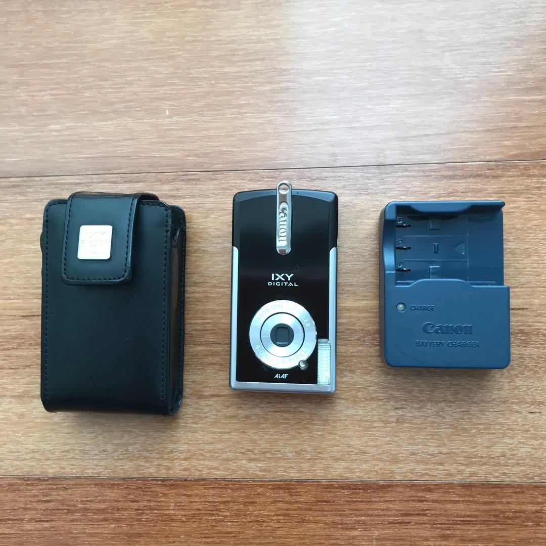 キャノン　デジタルカメラ　IXY バッテリー充電器　専用ケース付き
