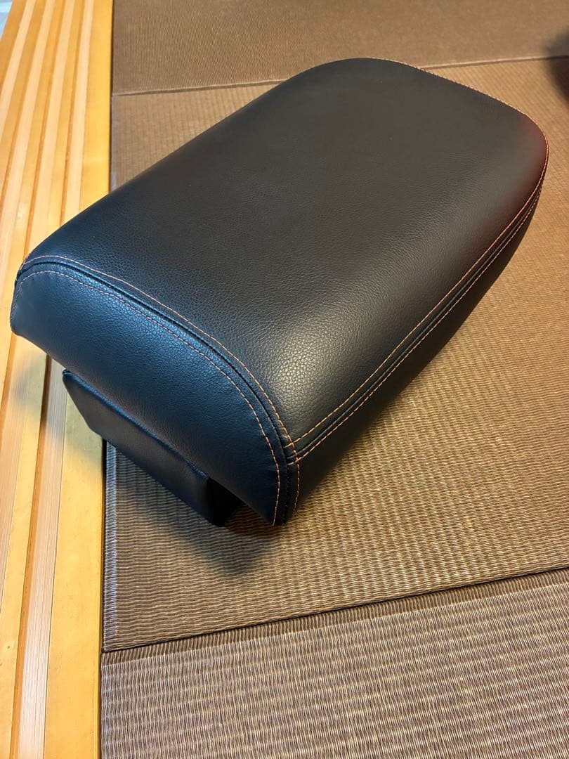 デリカD5 ビッグアームレスト MADLYS