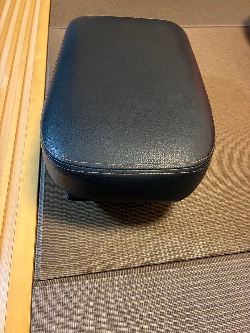 デリカD5 ビッグアームレスト MADLYS