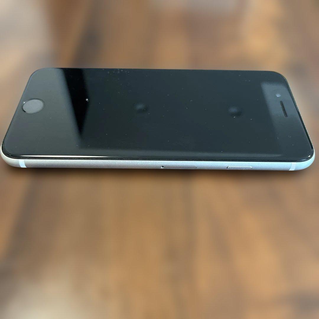 iPhone SE 第二世代　ホワイト 本体