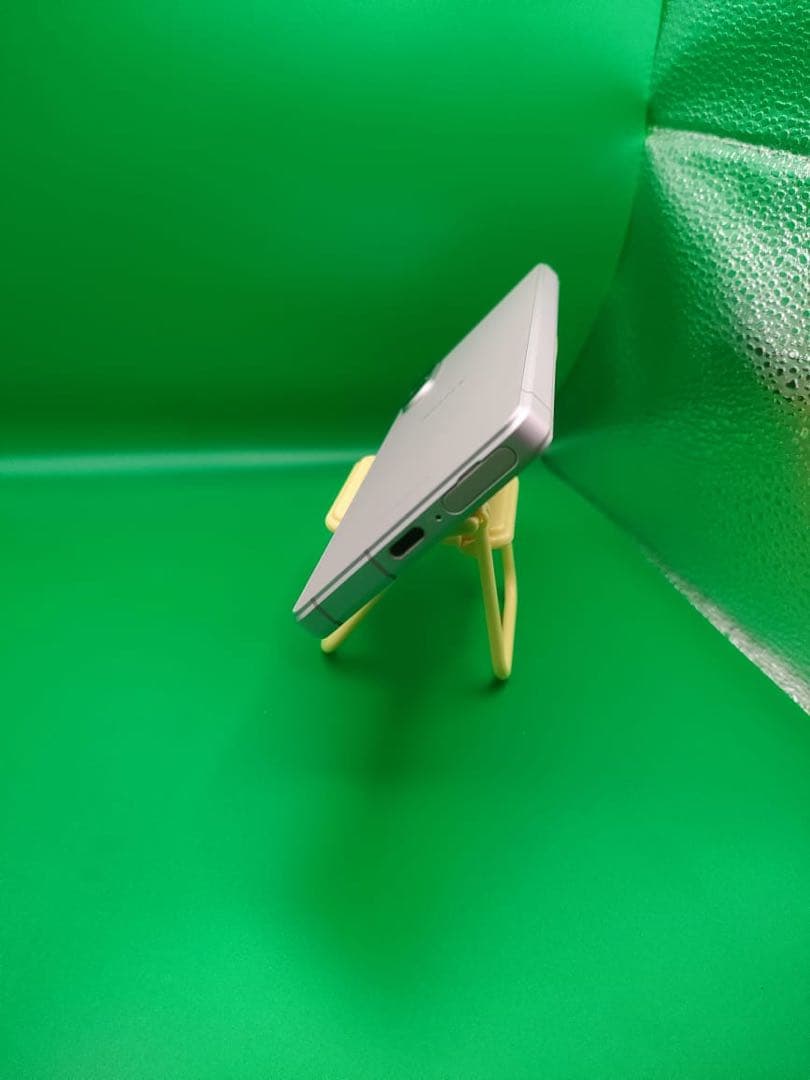 【極美品】SONY Xperia 5V 256GB SIMフリー版プラチナシルバ