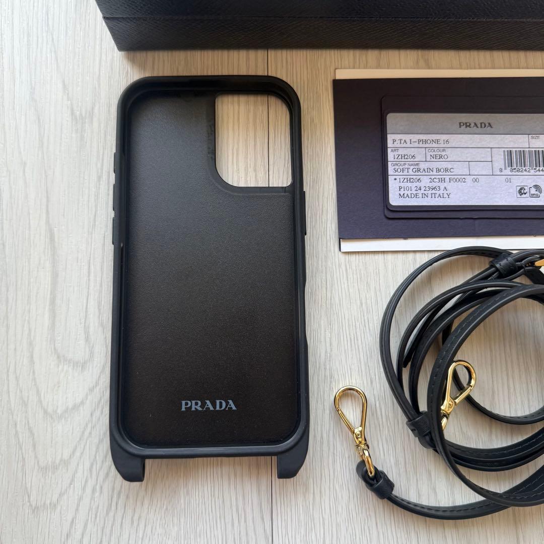 PRADA プラダ iPhoneケース 携帯カバー iPhone16