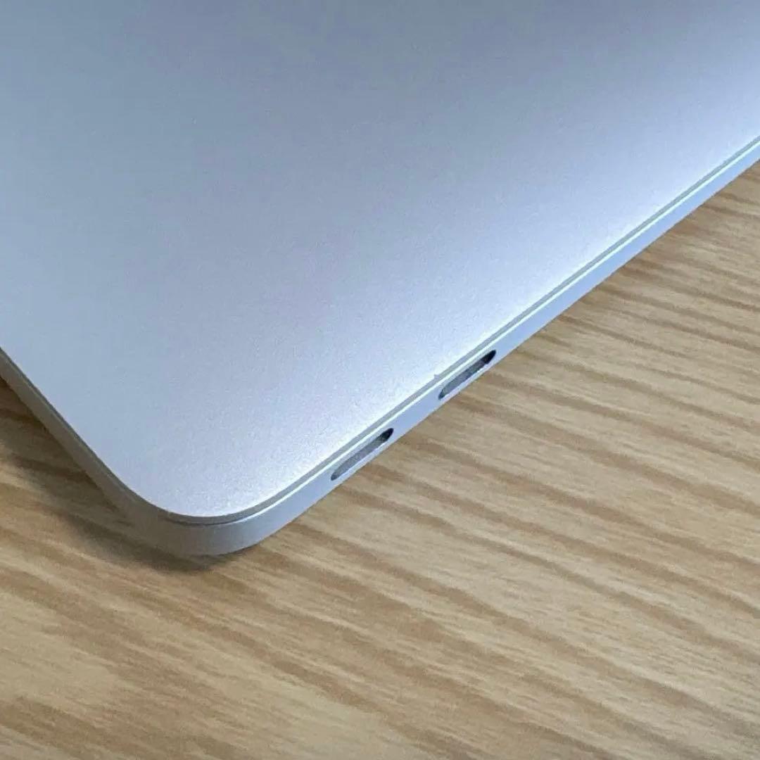 MacBook Air M1 2020 8GB/256GB 箱・充電器有