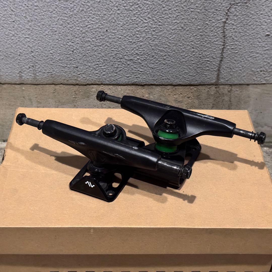 アベニュートラック　サスペンション付きトラック