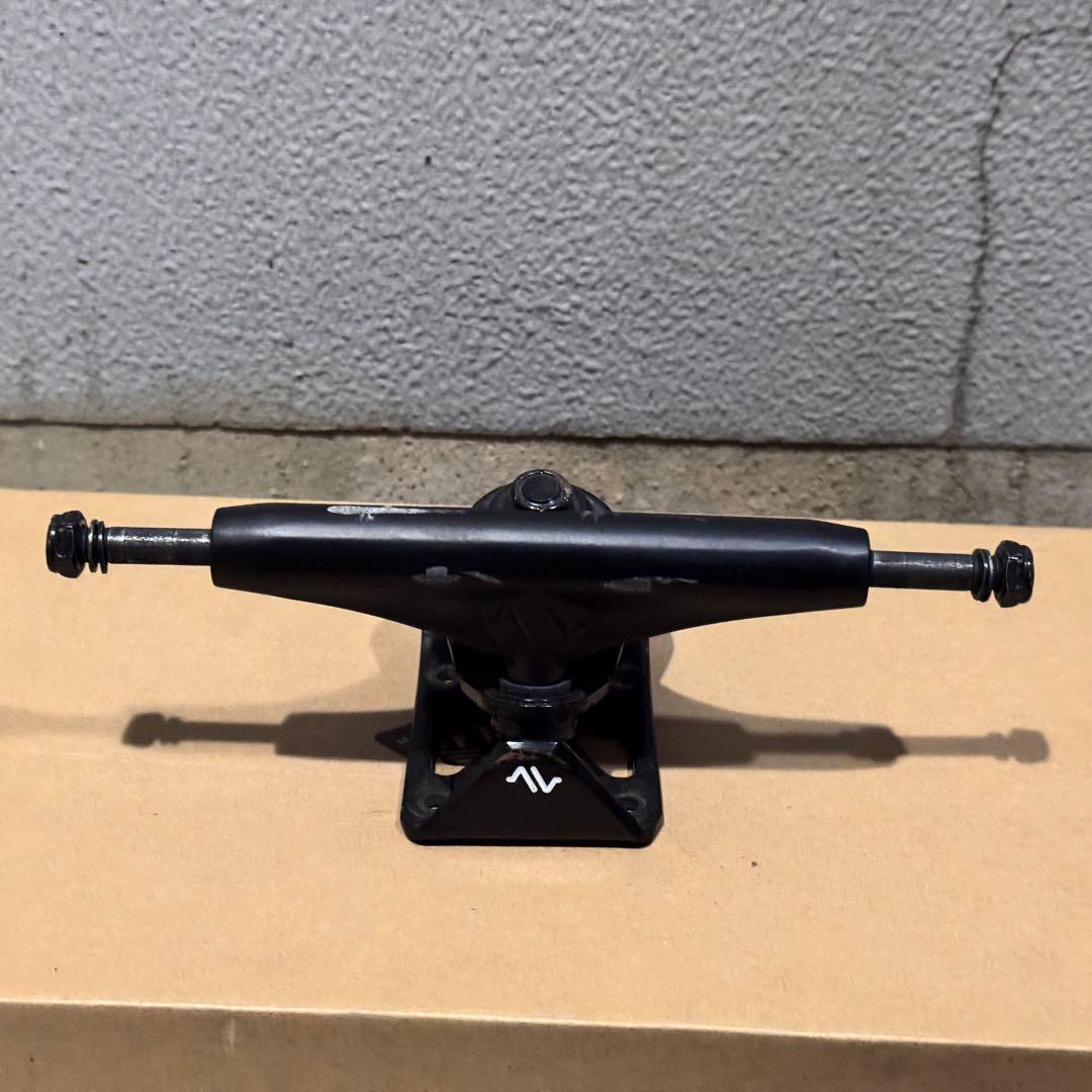 アベニュートラック　サスペンション付きトラック