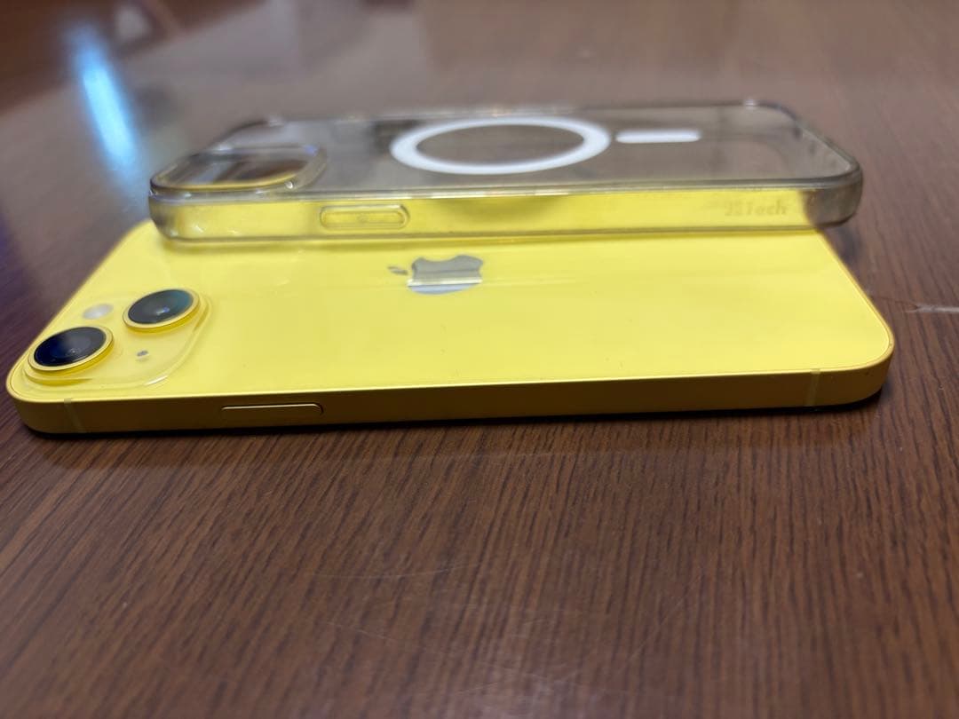 iPhone 14 Plusイエロー マグセーフケース付き