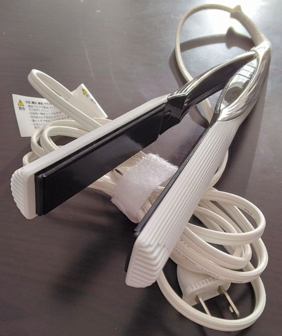 箱無千円引き　リファビューテック　ストレートアイロン　ReFa RE-AC02A