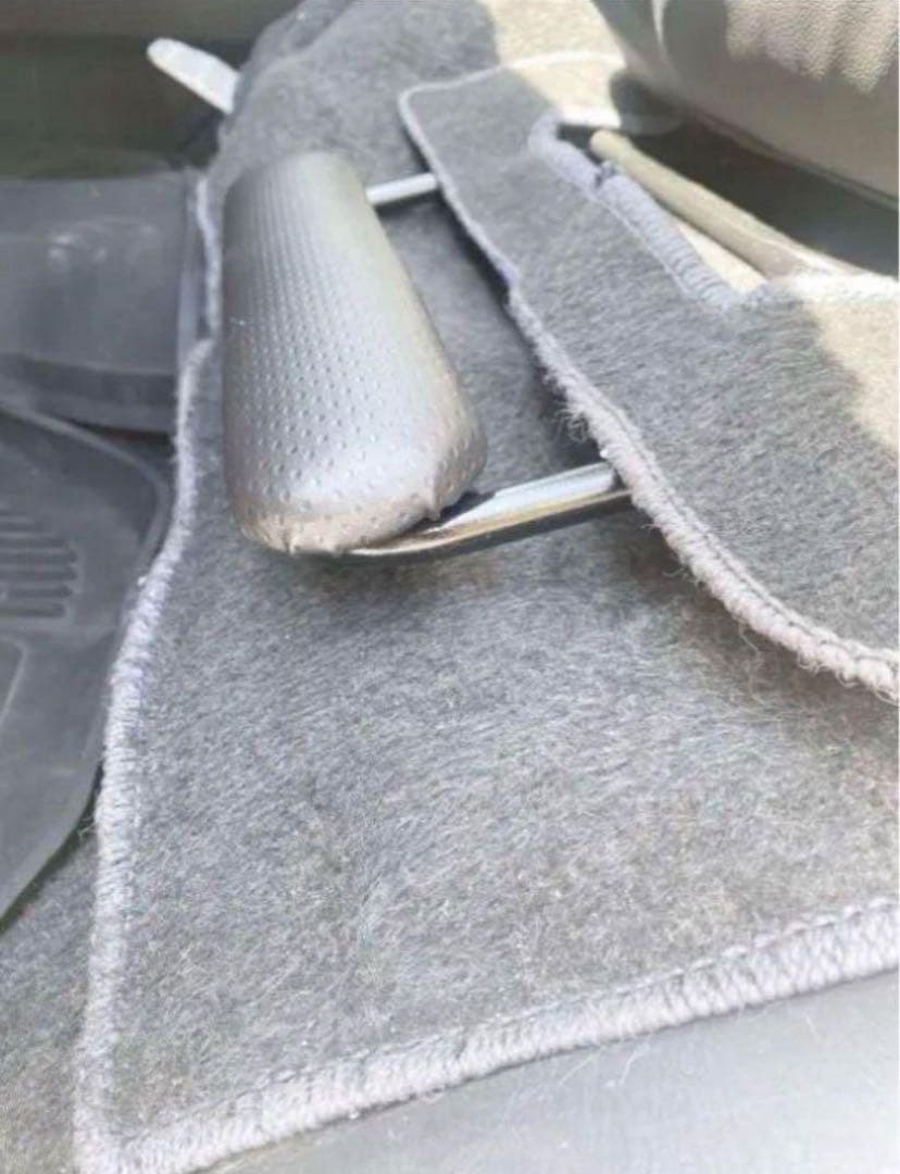 ハイエース200系　スーパーGL フットレスト　 運転席側&助手席側　足おき台