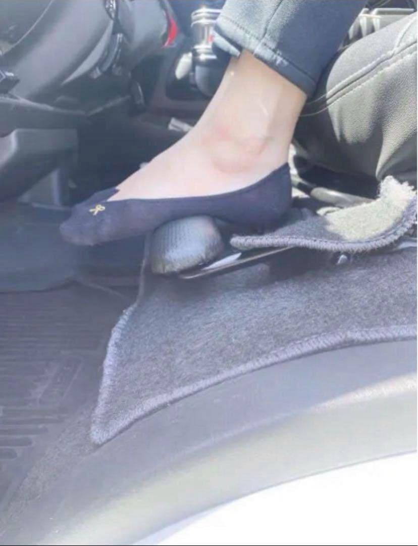 ハイエース200系　スーパーGL フットレスト　 運転席側&助手席側　足おき台