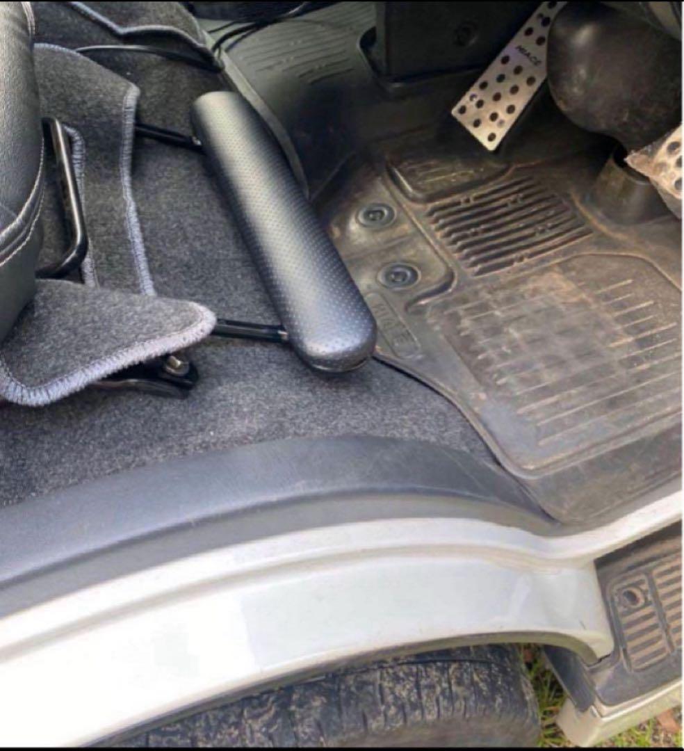 ハイエース200系　スーパーGL フットレスト　 運転席側&助手席側　足おき台