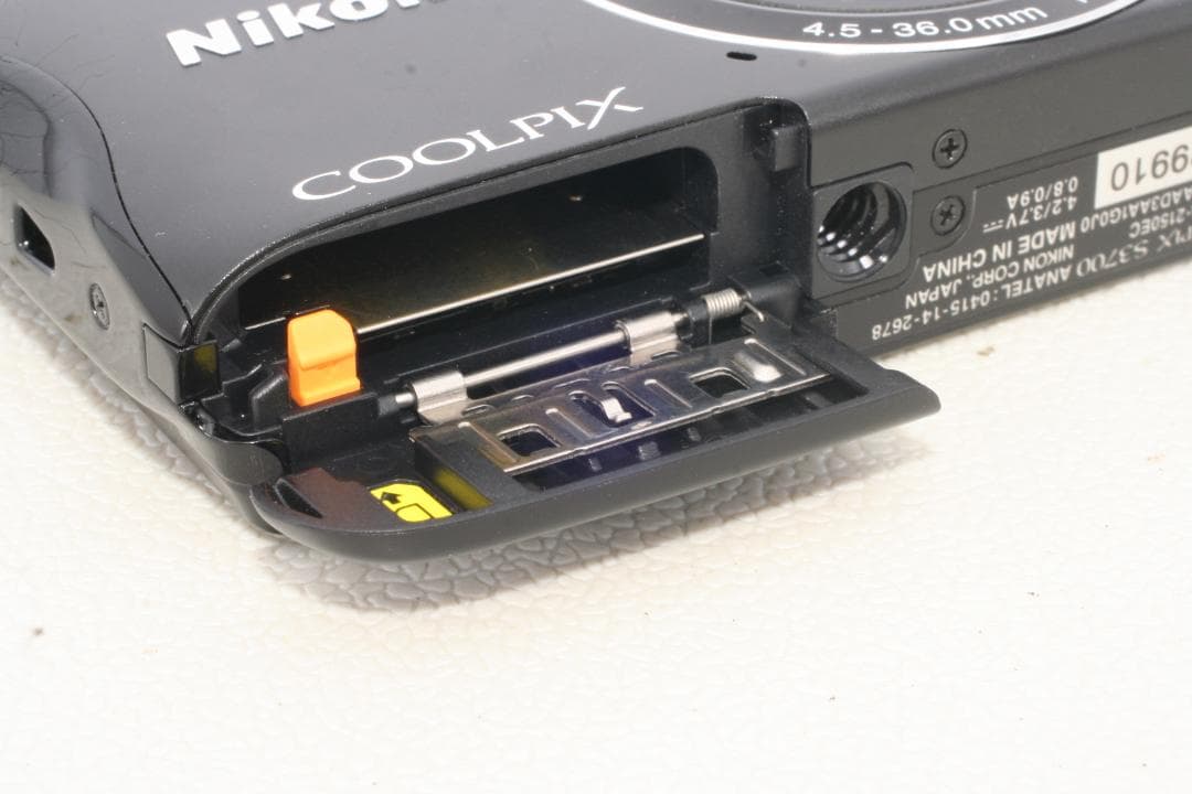 Y*Y様 良品☆清掃済 ニコン Nikon COOLPIX S3700 コンパク