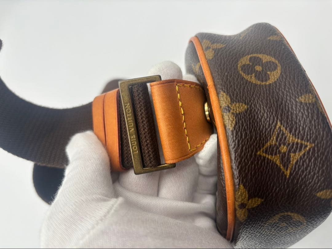 【美品】ルイヴィトン ボディバッグ ポシェットガンジュ PVC モノグラム