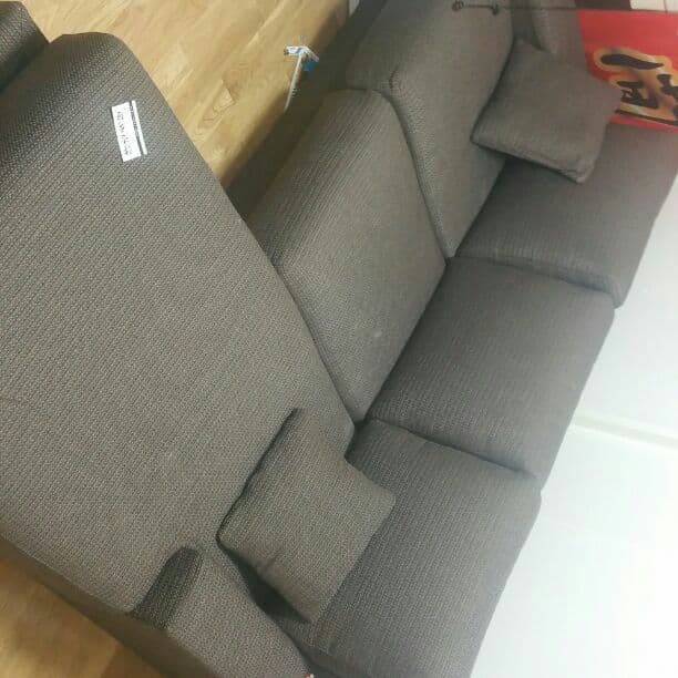 三人掛けソファー買ってまだ3ヶ月です！