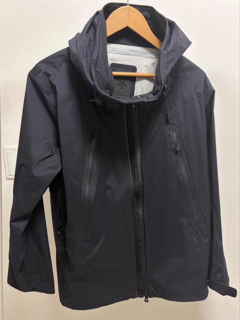 【美品】デサント オルテライン クレアス ハードシェルジャケット M ブラック