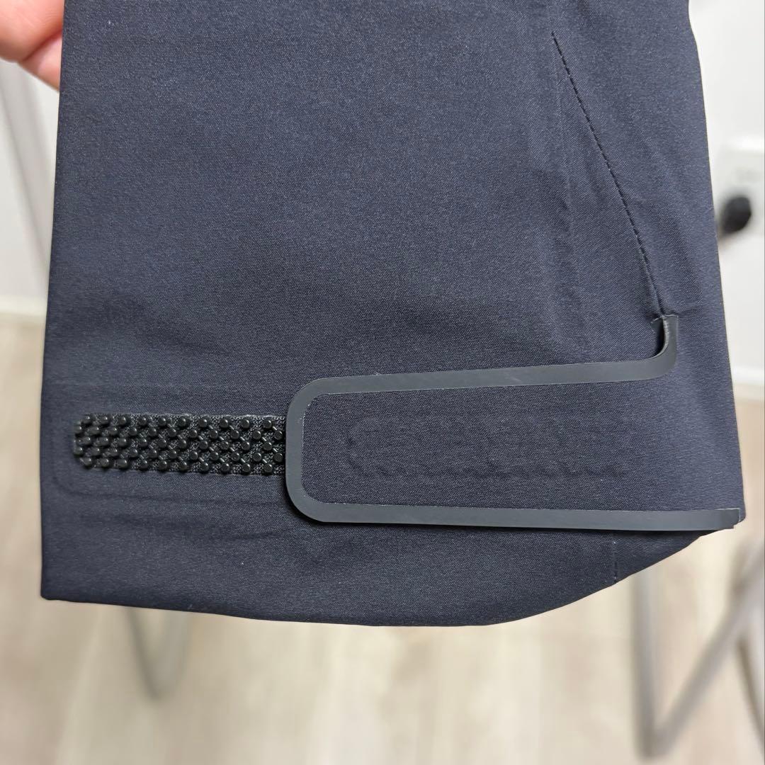 【美品】デサント オルテライン クレアス ハードシェルジャケット M ブラック