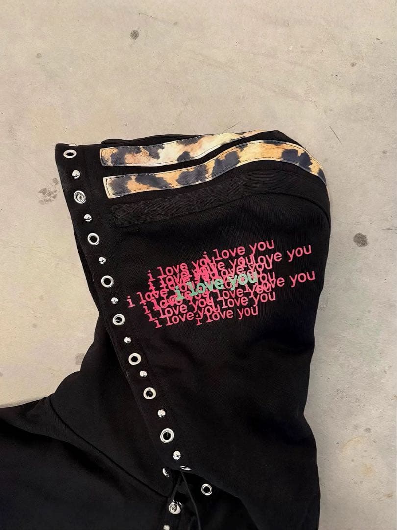 Opiumスタイル ヒョウ柄切り替え プリント×スタッズ ジップアップパーカー