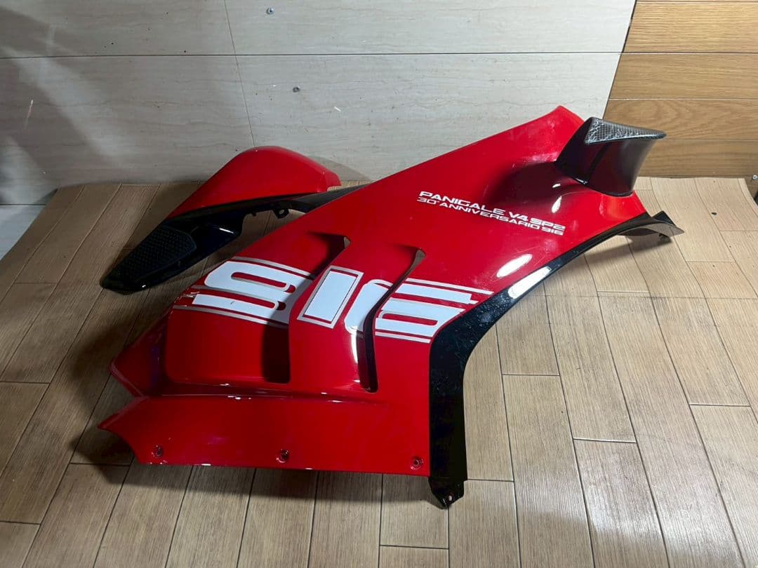 ドゥカティ　DUCATI パニガーレ　V4　SP2アニバーサリー 右サイドカウル