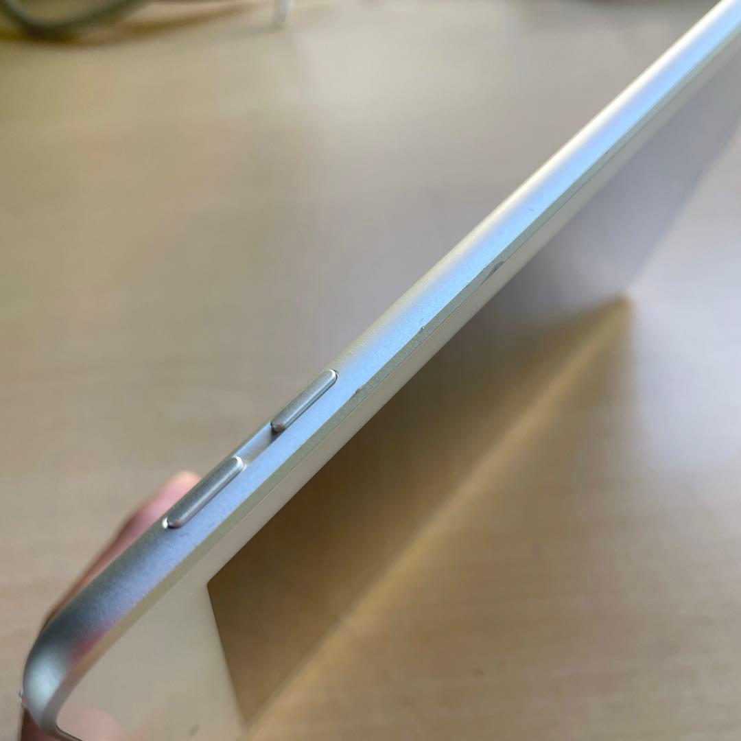 iPad 第6世代　A1893　Wi-Fiモデル　シルバー　32GB 美品　#3