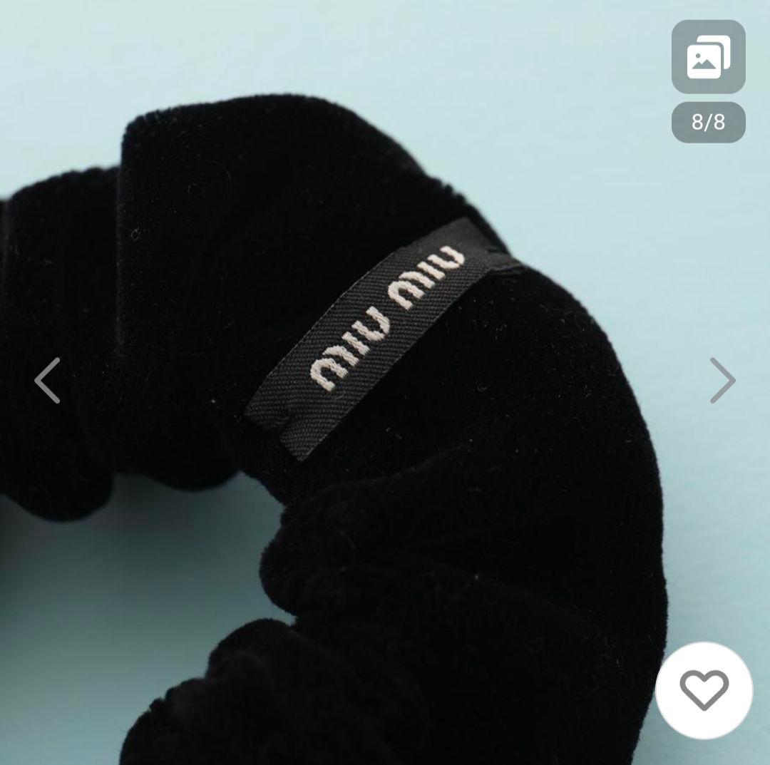 【中古】ミュウミュウ　黒　パール付き　シュシュ