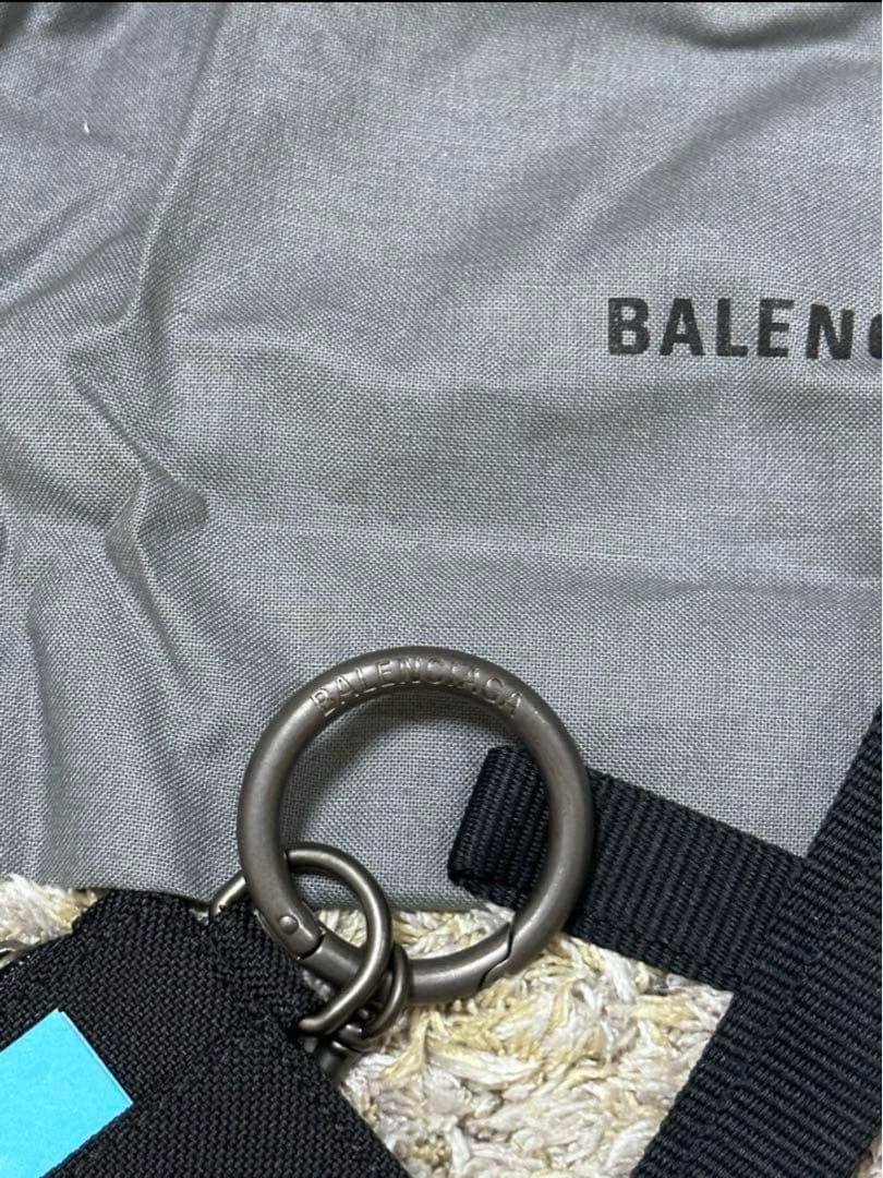 新品 バレンシアガBalenciaga WFPコラボ ナイロンキカードケース