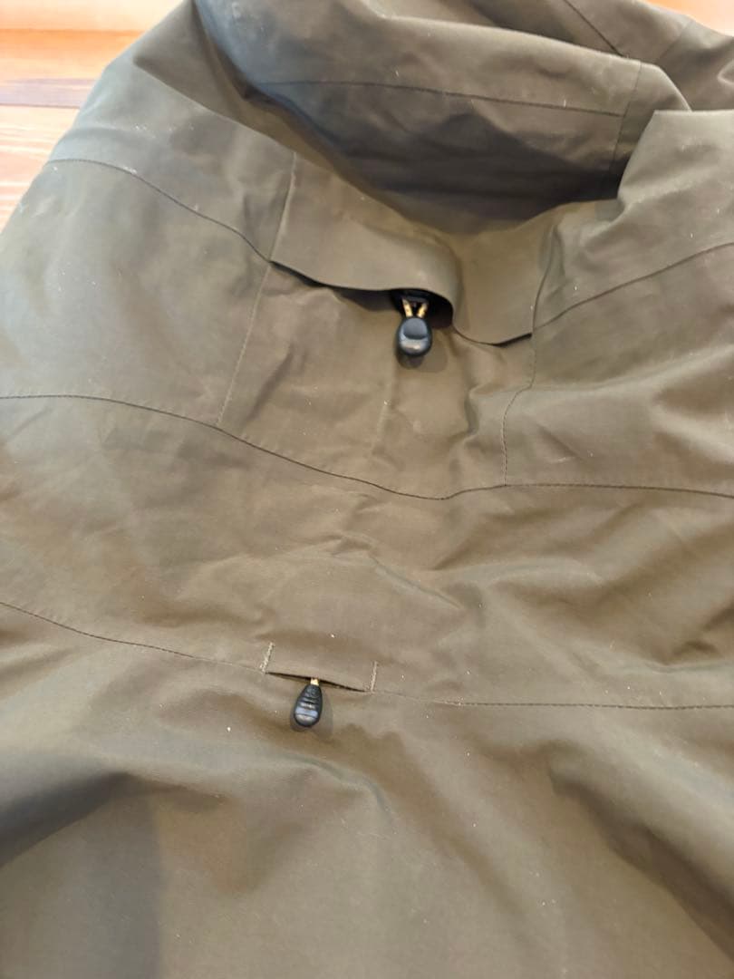 Burton [ak] GORE-TEX ジャケット オリーブ