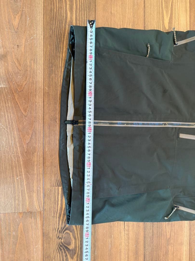 Burton [ak] GORE-TEX ジャケット オリーブ