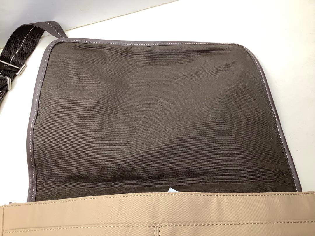 送料無料￼COACH 美品 メンズメッセンジャーバッグ ショルダーバック￼