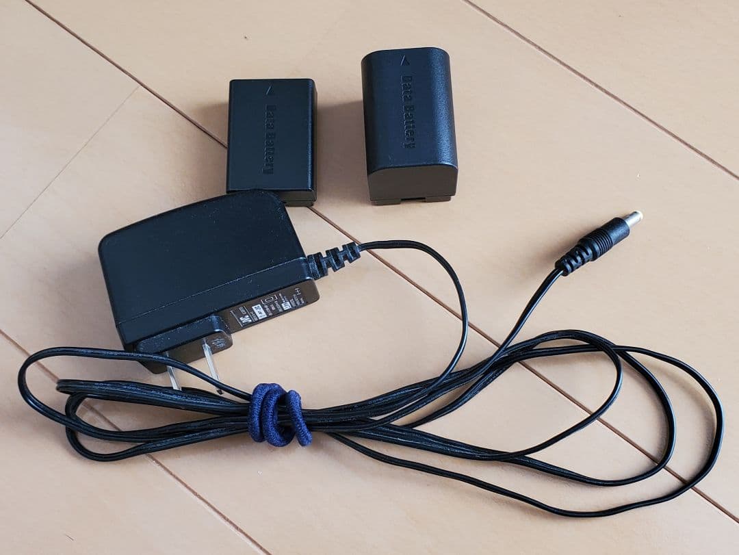 ビデオカメラ☆JVCケンウッド／Everio／GZ-E880-R／広角レンズ付