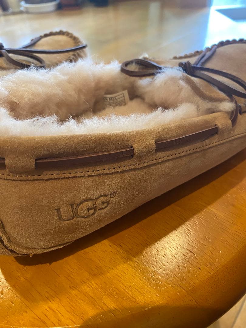 UGG アグ　ベージュ スウェード モカシン