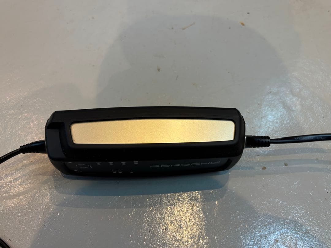 Porsche Charge-o-mat Pro 12Vバッテリーチャージャー