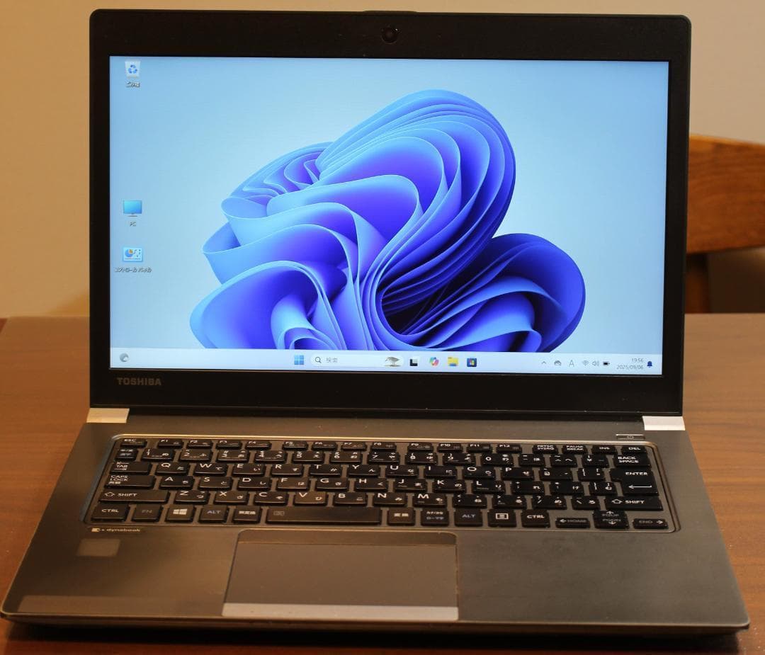 Toshiba i5-8250U SSD256GBメモリ8GB　FHD