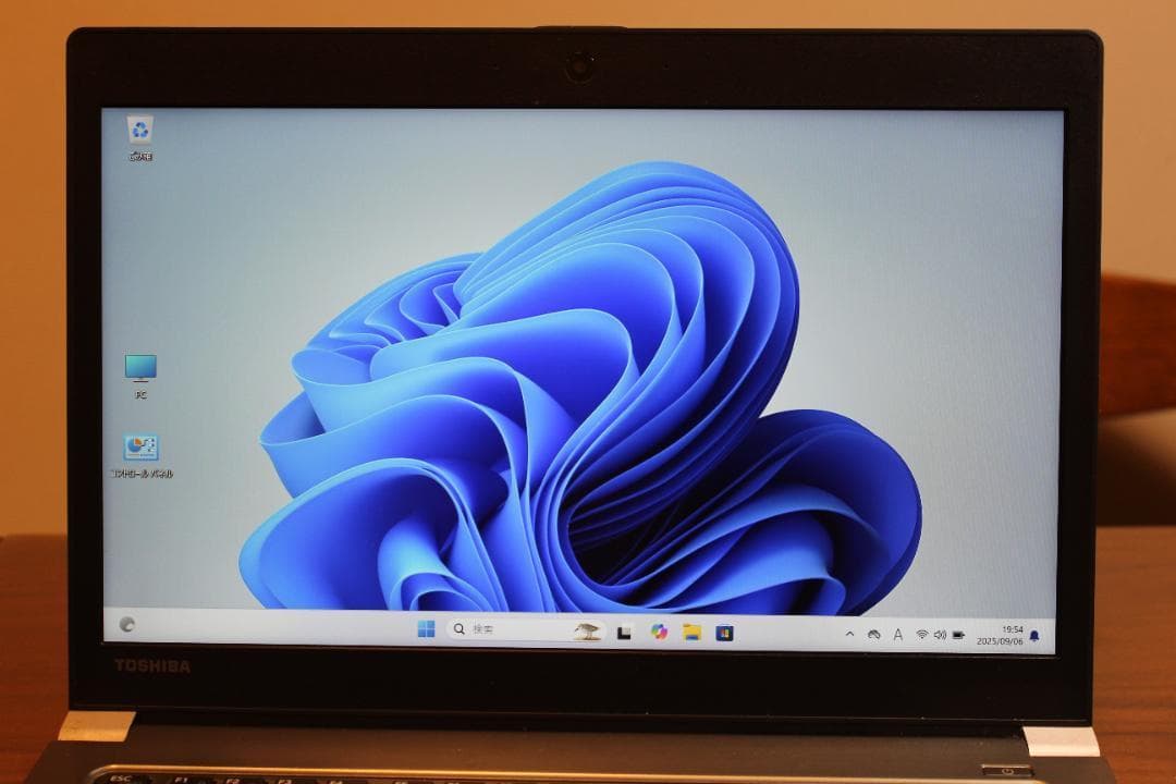 Toshiba i5-8250U SSD256GBメモリ8GB　FHD