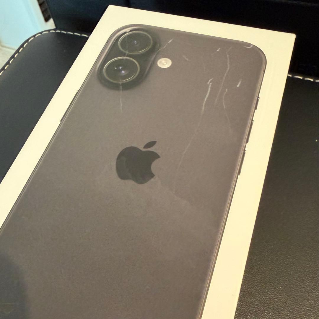 【美品】iPhone16 128GB ブラック　SIMフリー