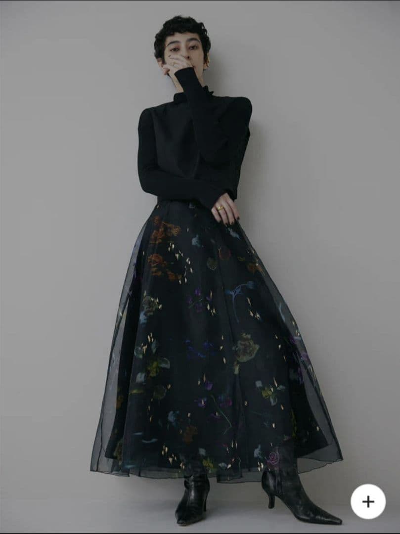 Ameri　UND SCAN FLOWER SKIRT