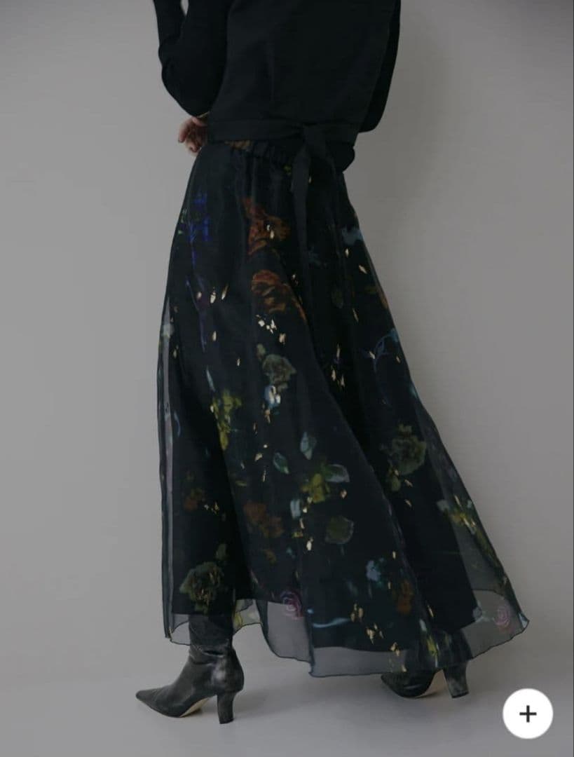 Ameri　UND SCAN FLOWER SKIRT