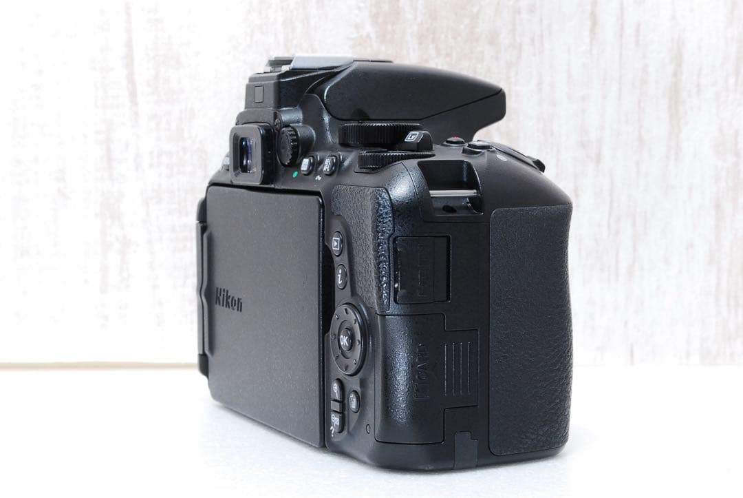 ❤️美品❤️高画質2416万画素❤️すぐ使えるセット❤️ NikonD5500