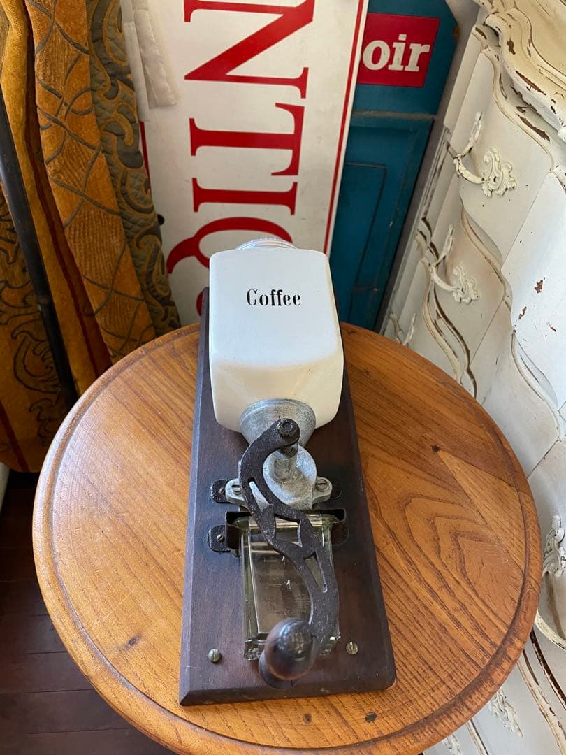 ミリカリアンティーク 壁掛け　コーヒーミル　グラインダー 陶器　ホワイト