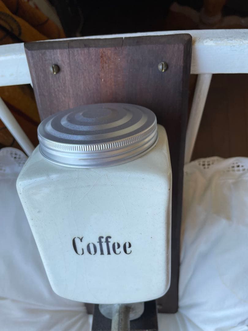 ミリカリアンティーク 壁掛け　コーヒーミル　グラインダー 陶器　ホワイト