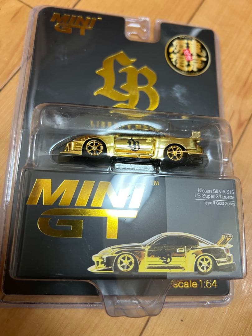 MINI GT リバティウォーク ゴールドミニカー　リバティウォーク lbwk